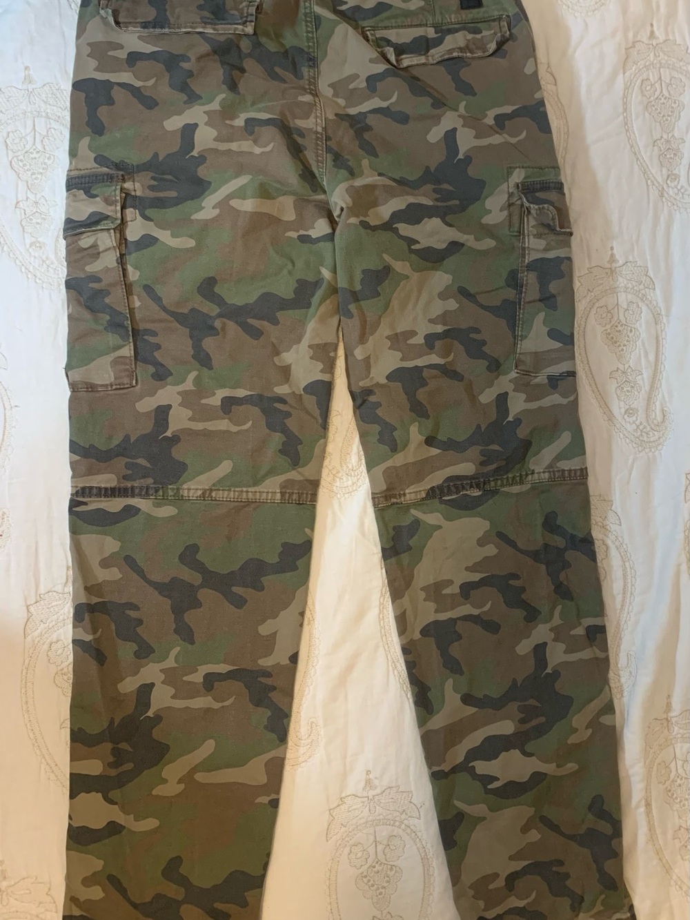 American Eagle Outfitters Men's Camo Cargo Pants Size 32 Inseam 34